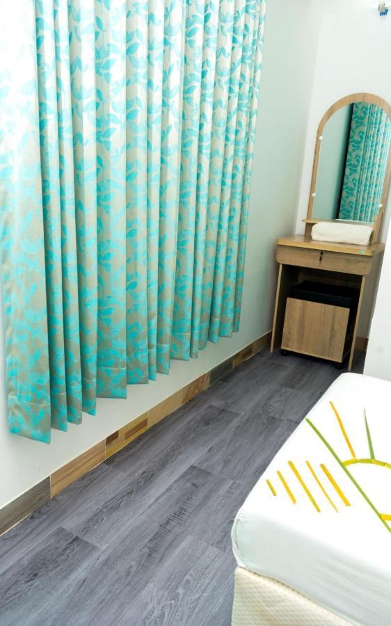 Ihaven Thulusdhoo Hotel ภายนอก รูปภาพ
