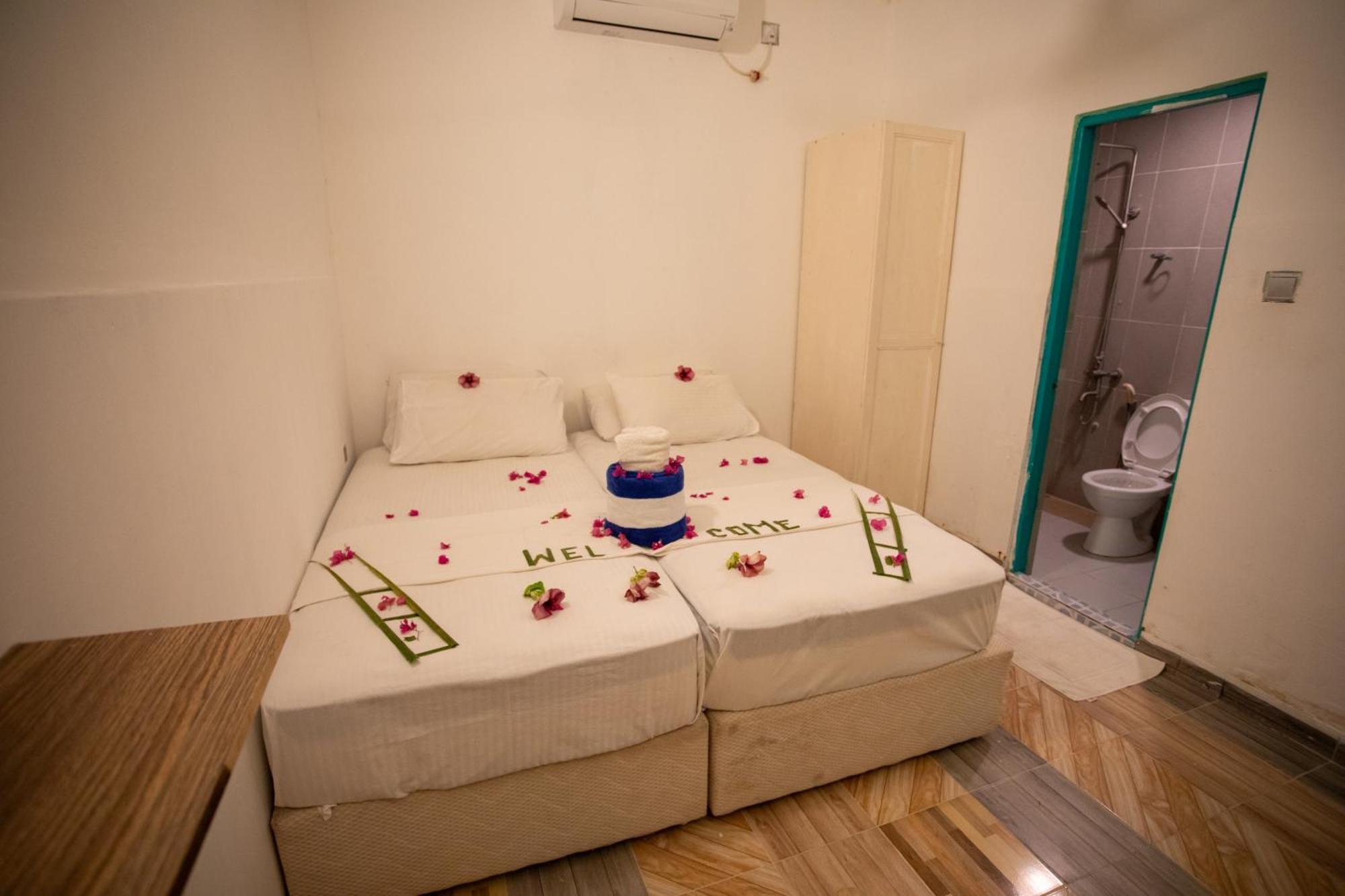 Ihaven Thulusdhoo Hotel ภายนอก รูปภาพ