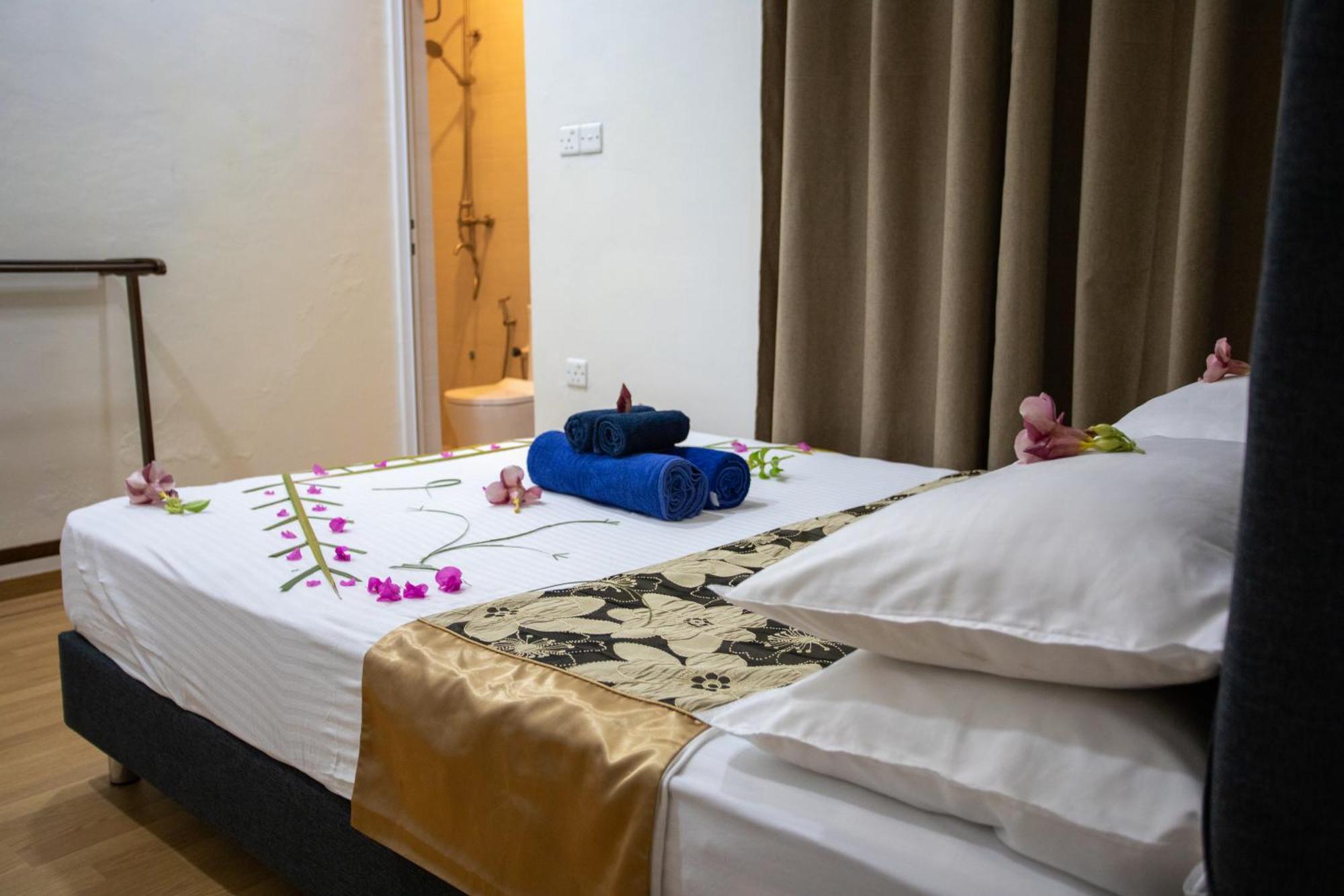Ihaven Thulusdhoo Hotel ภายนอก รูปภาพ