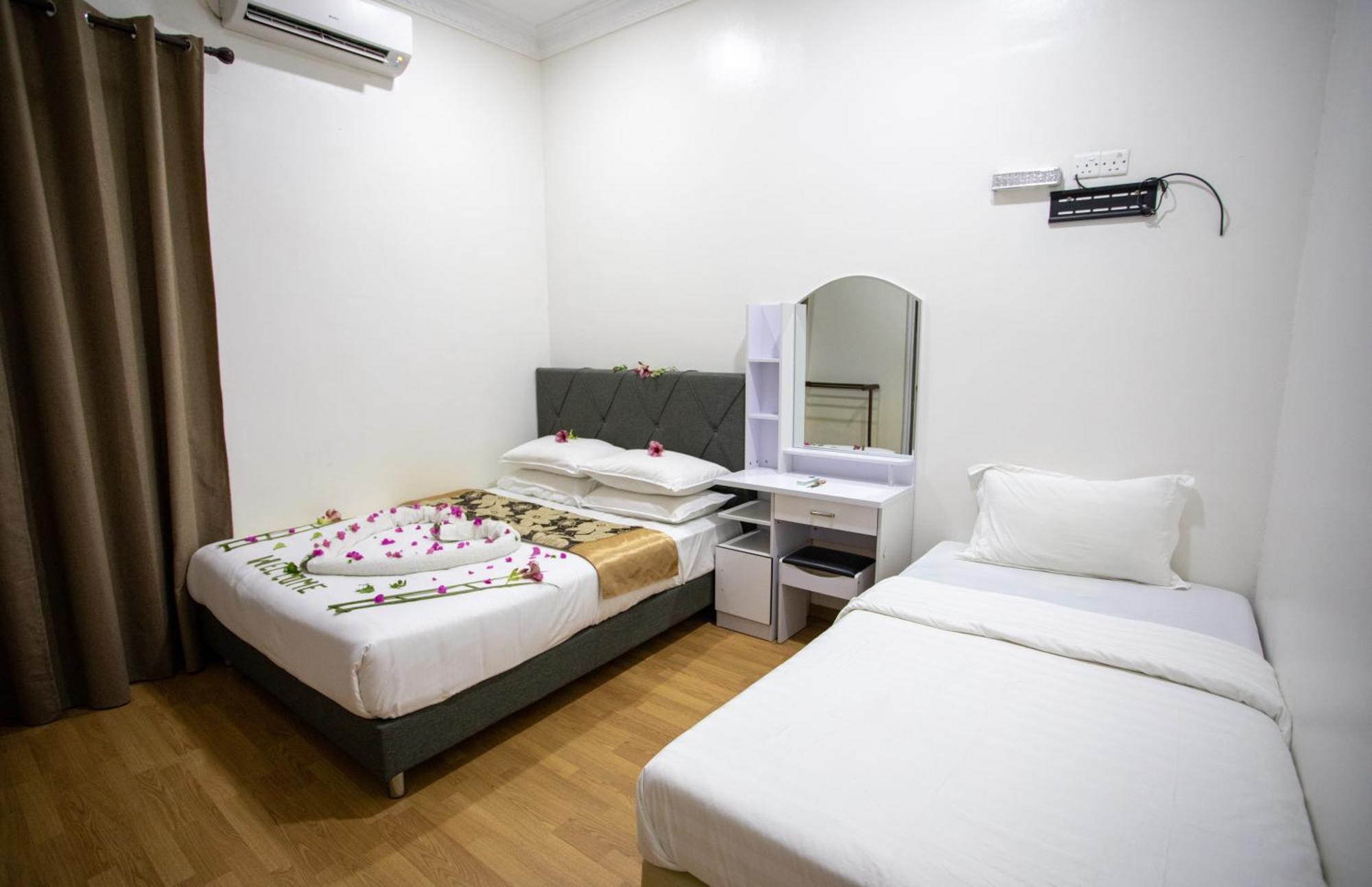Ihaven Thulusdhoo Hotel ภายนอก รูปภาพ