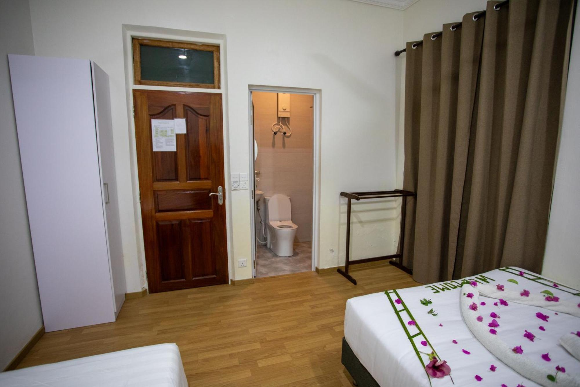 Ihaven Thulusdhoo Hotel ภายนอก รูปภาพ