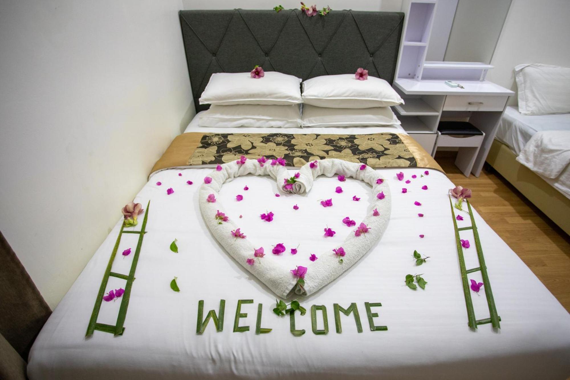 Ihaven Thulusdhoo Hotel ภายนอก รูปภาพ